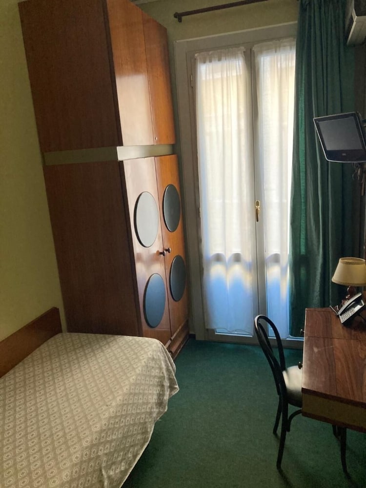 London Hotel 16/64