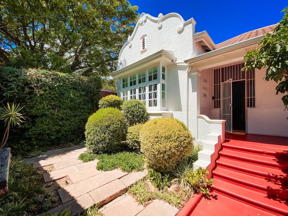 5 Camp Street Guesthouse & Self-Catering 4/50