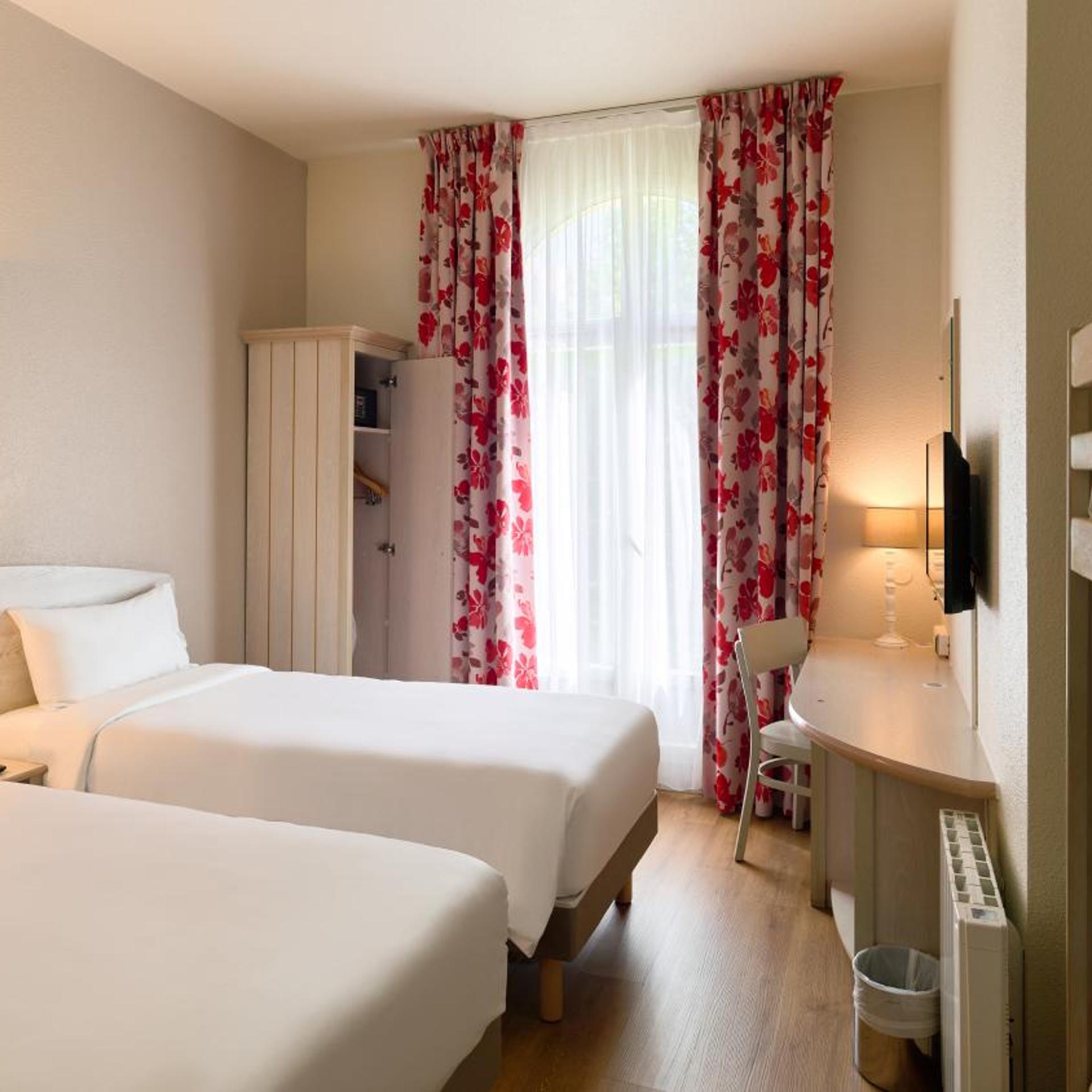 Standard, Twin Beds, Bunk Beds
