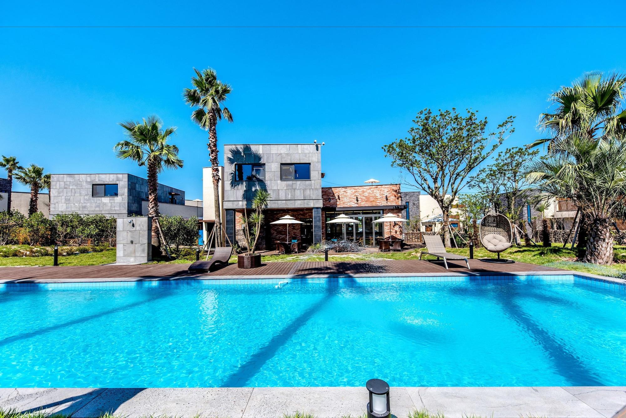 Arts Spa and Pool Villa 48/56