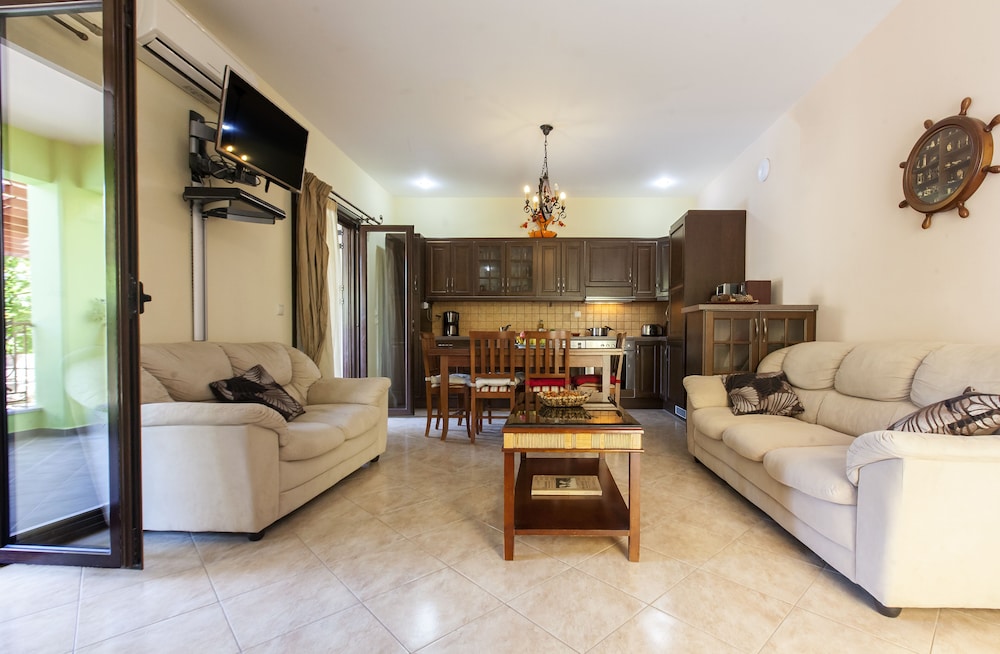 Prestige Villas 31/50