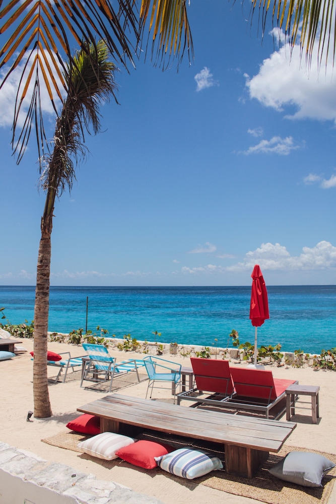 Hotel B Cozumel 68/70