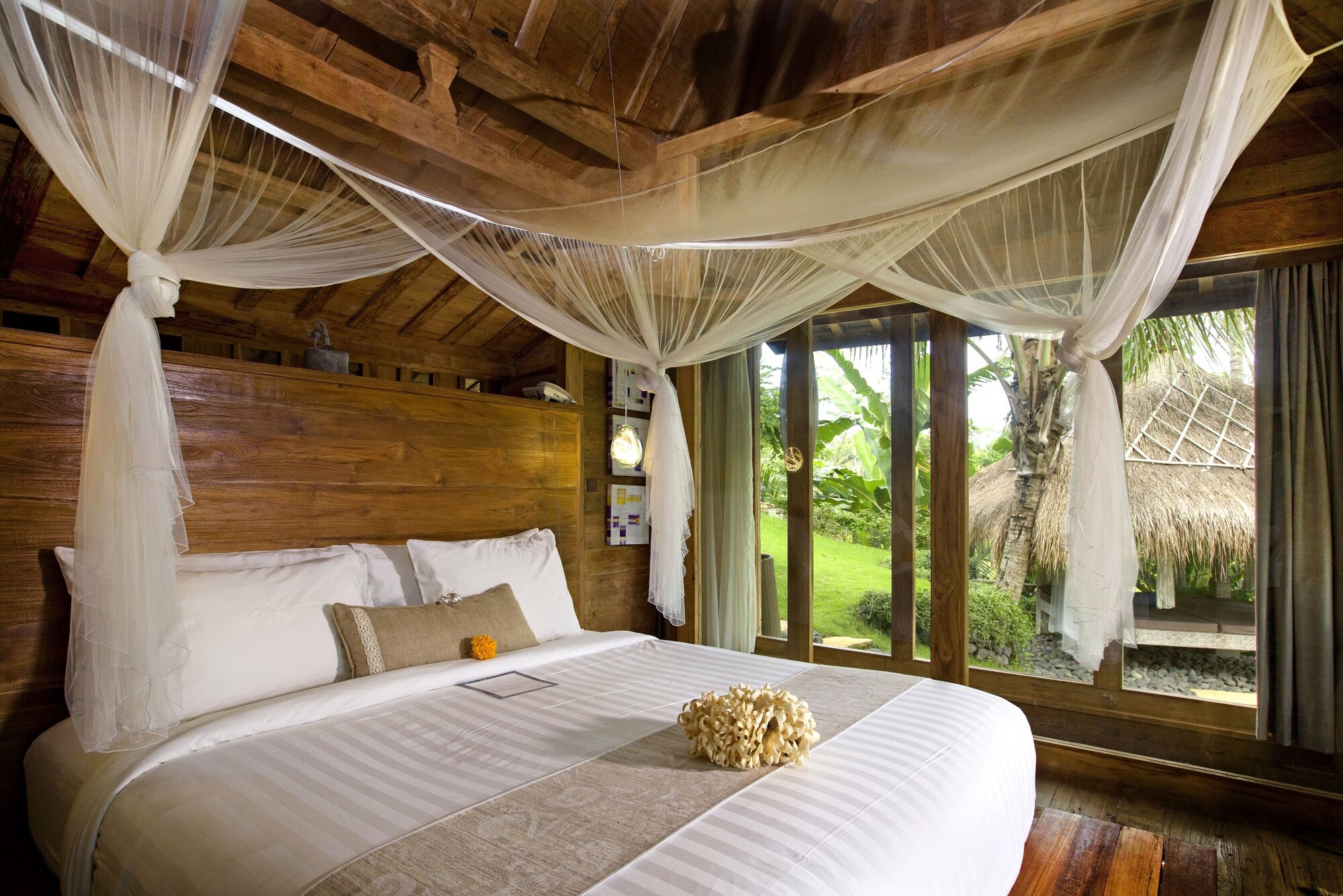 1 BEDROOM, SUITE