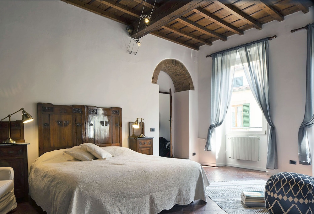 A Few Steps to The Duomo Majestic 5BD Apt 3/29