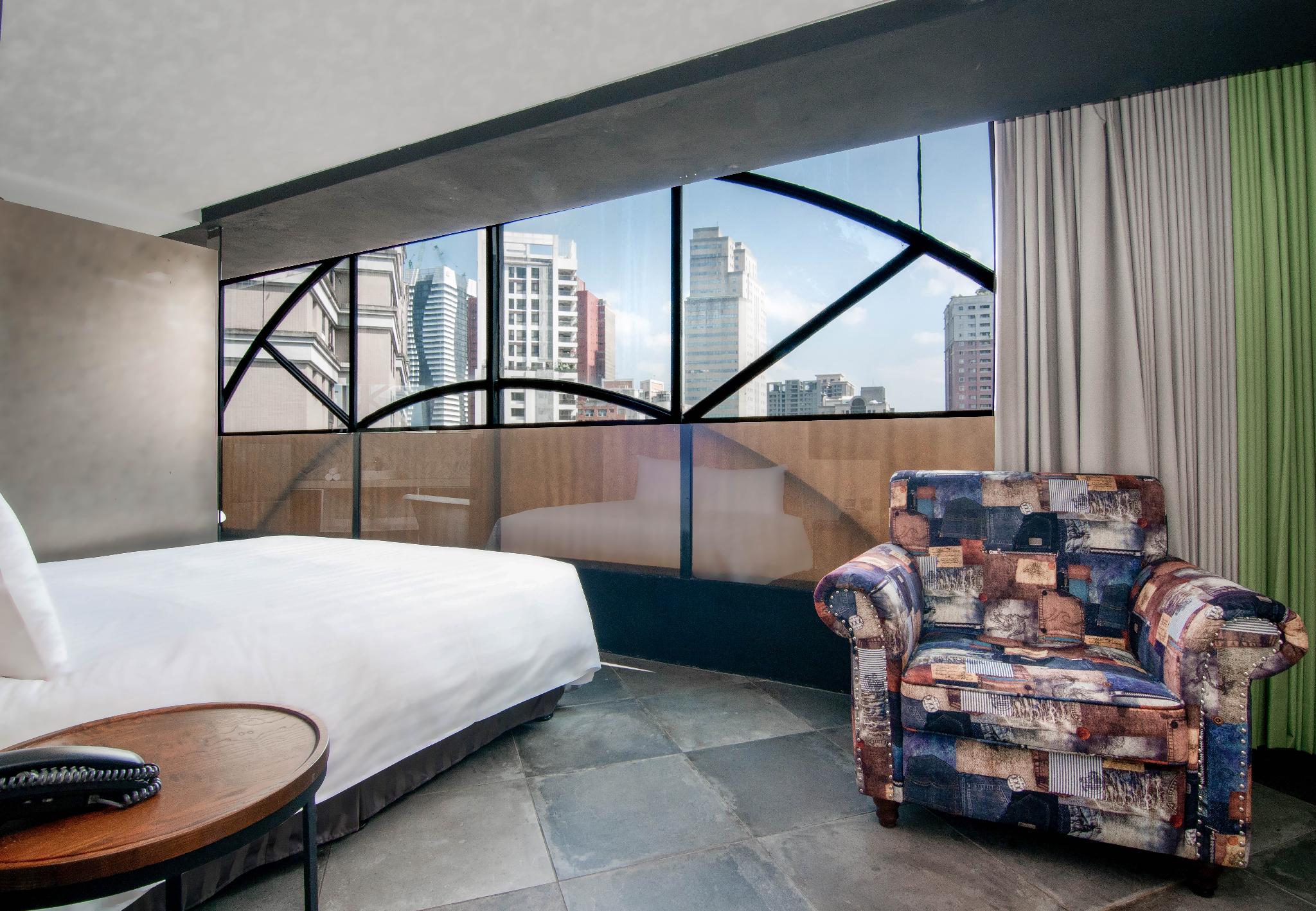 Semi Room, Deluxe, Semi Double Bed, Bathtub, Calligraphy Greenway Hotel 3/4