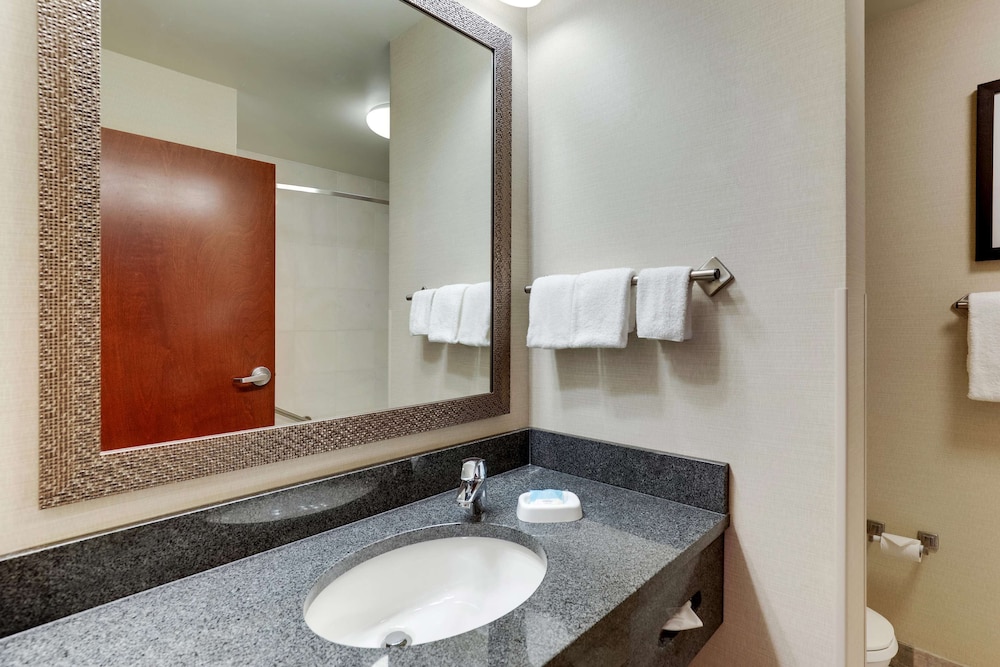 Drury Inn and Suites Kansas City Independence 37/38