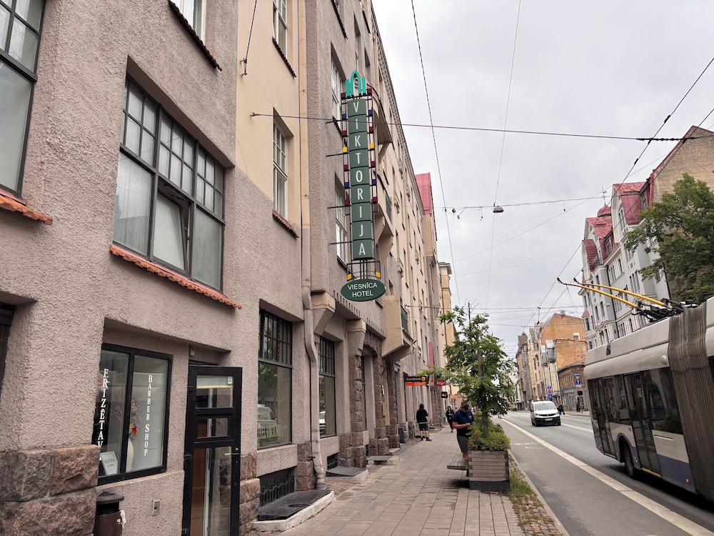 Viktorija Hotel 46/50