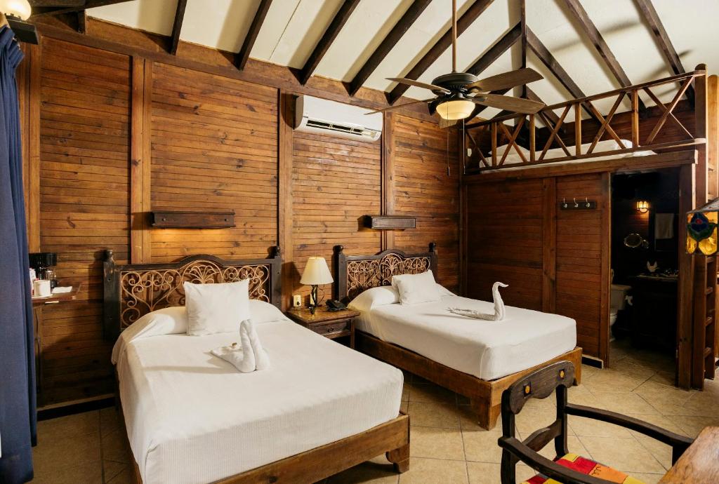 Bungalow, 2 Double Beds, Jungle View
