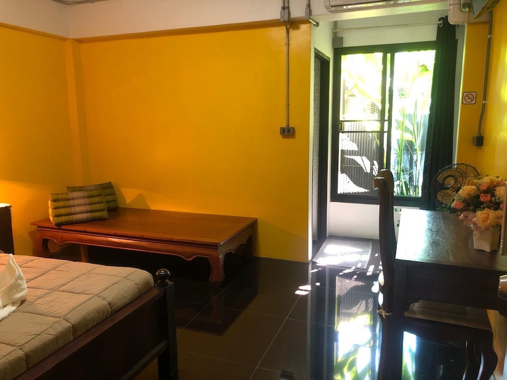 Baan Lung Poshtel 12/32