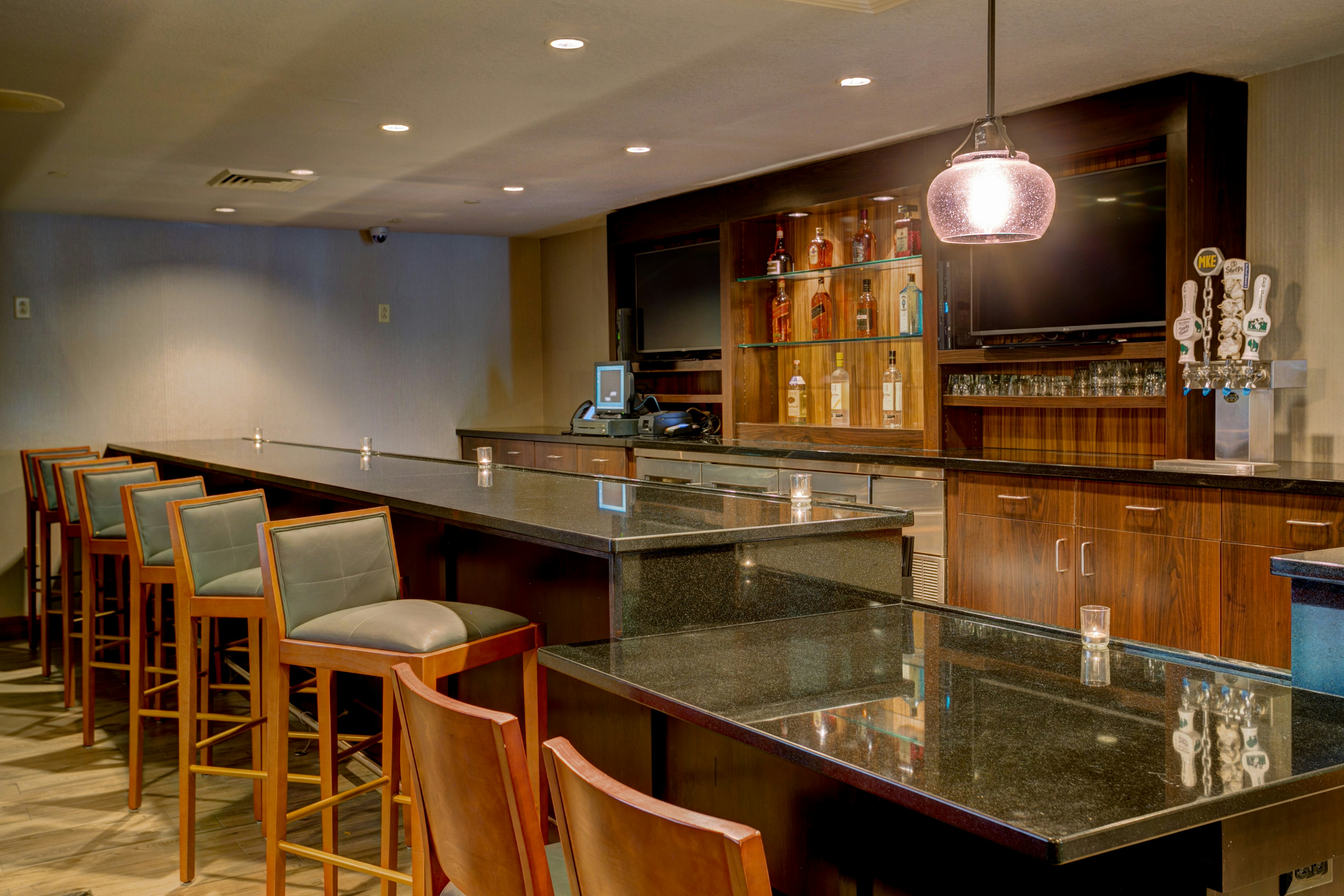 Holiday Inn Hotel And Suites Milwaukee Airport 25/36