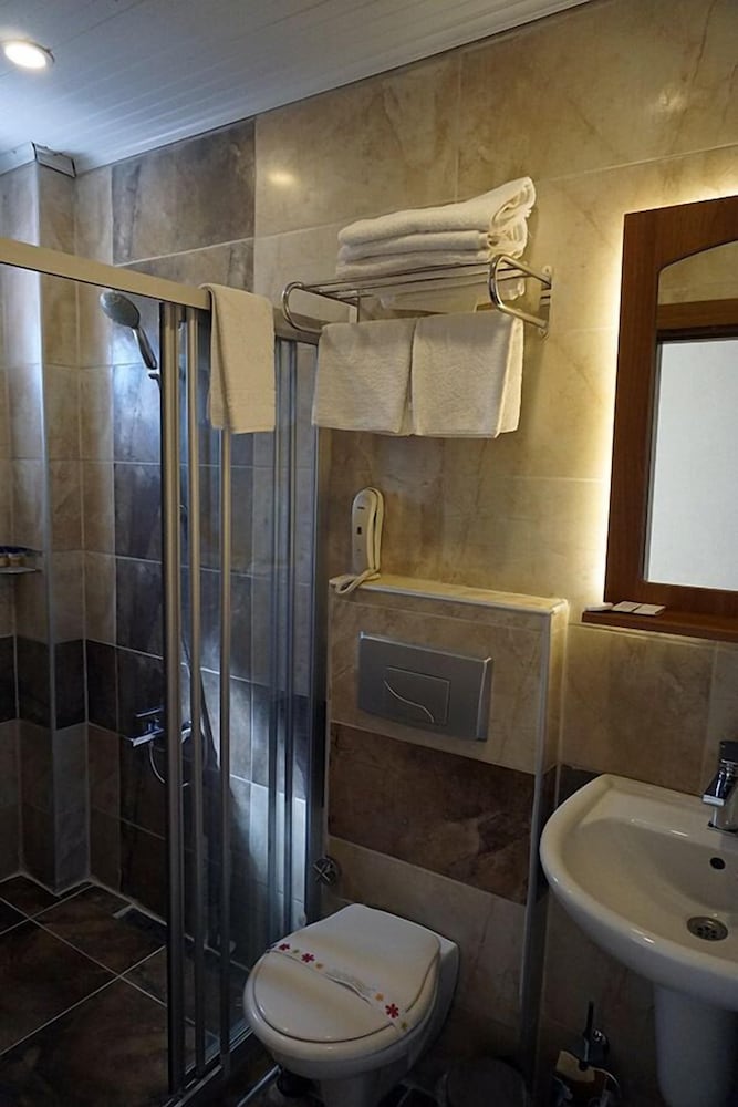Aqua Boss Hotel 30/32