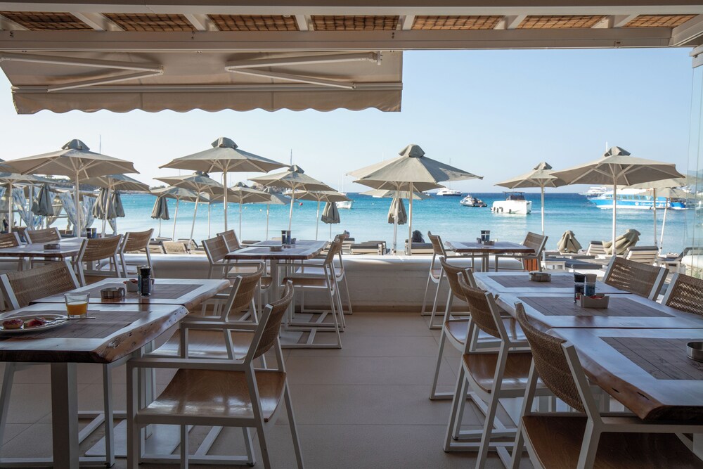 Acrogiali Beach Hotel 54/70