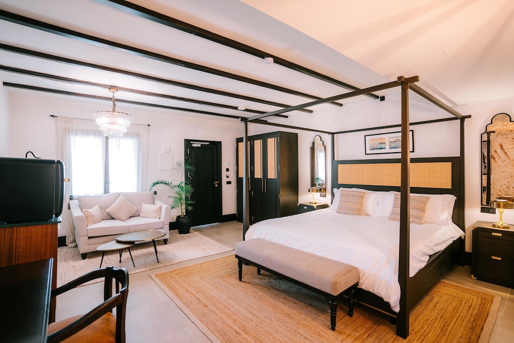 SUPERIOR, SUITE, KING BED, TERRACE