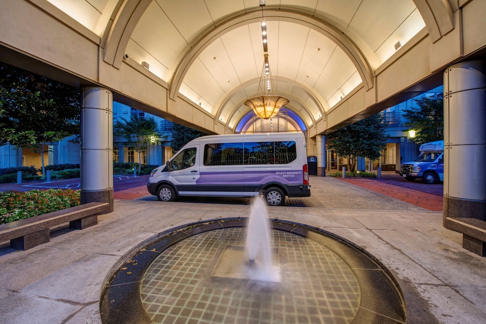 Hyatt Regency Reston 13/83