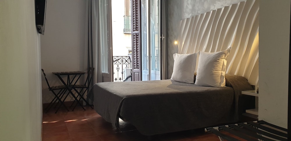 غرفة خارجية سوبيريور بسرير مزدوج بحمام خاص، Hostal Las Fuentes 5/10