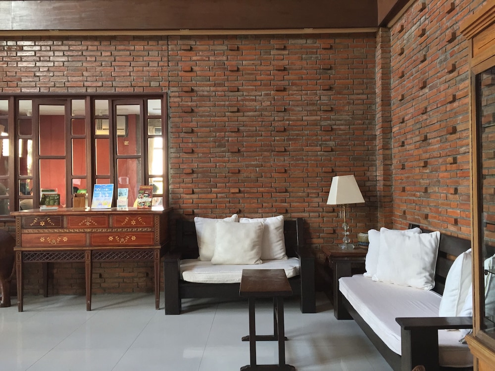 Mango Valley Hotel 1 40/67