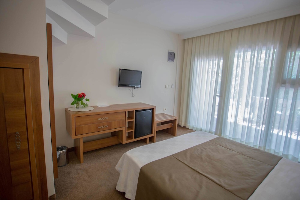 Melis Otel 13/65
