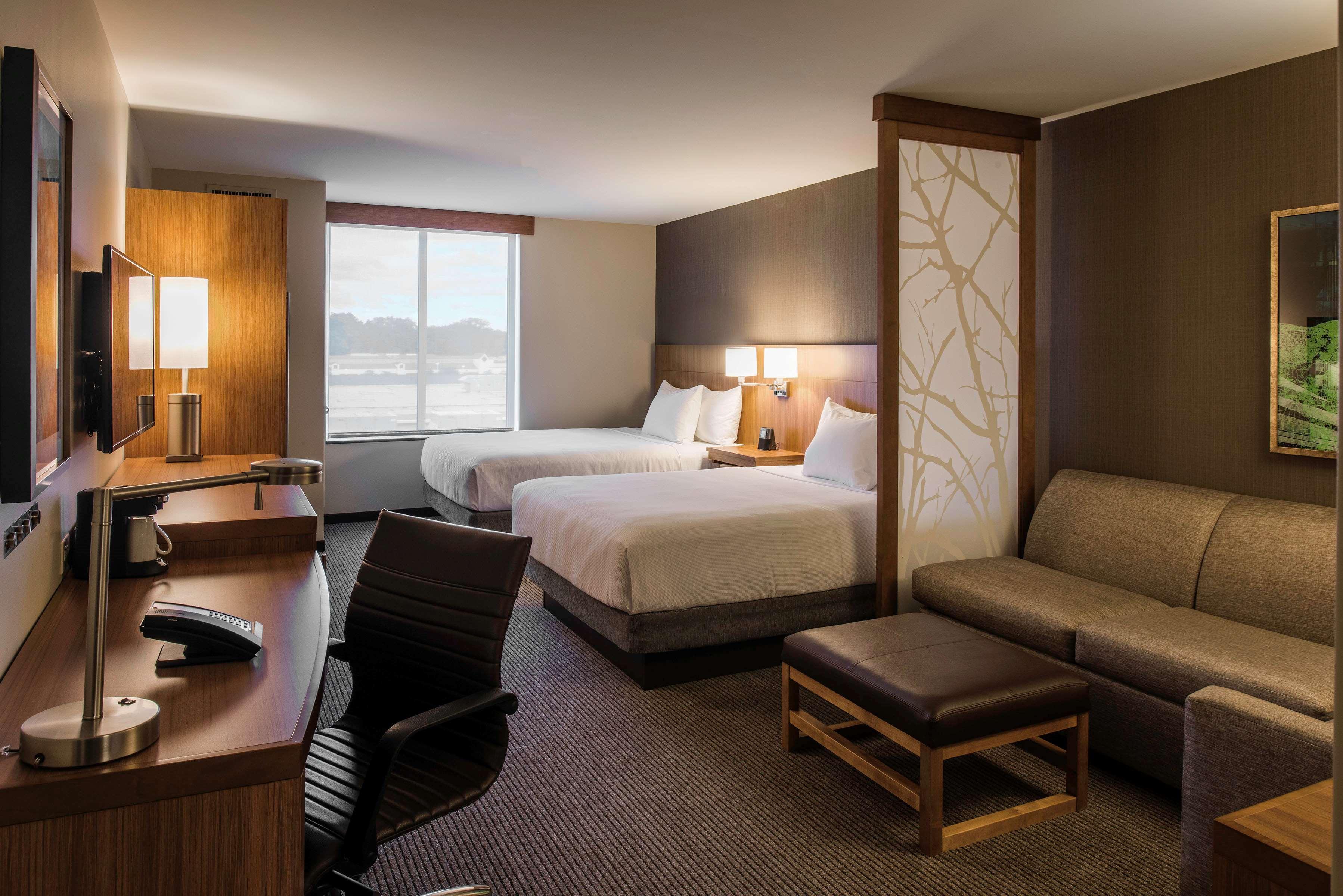 Room, Queen Bed