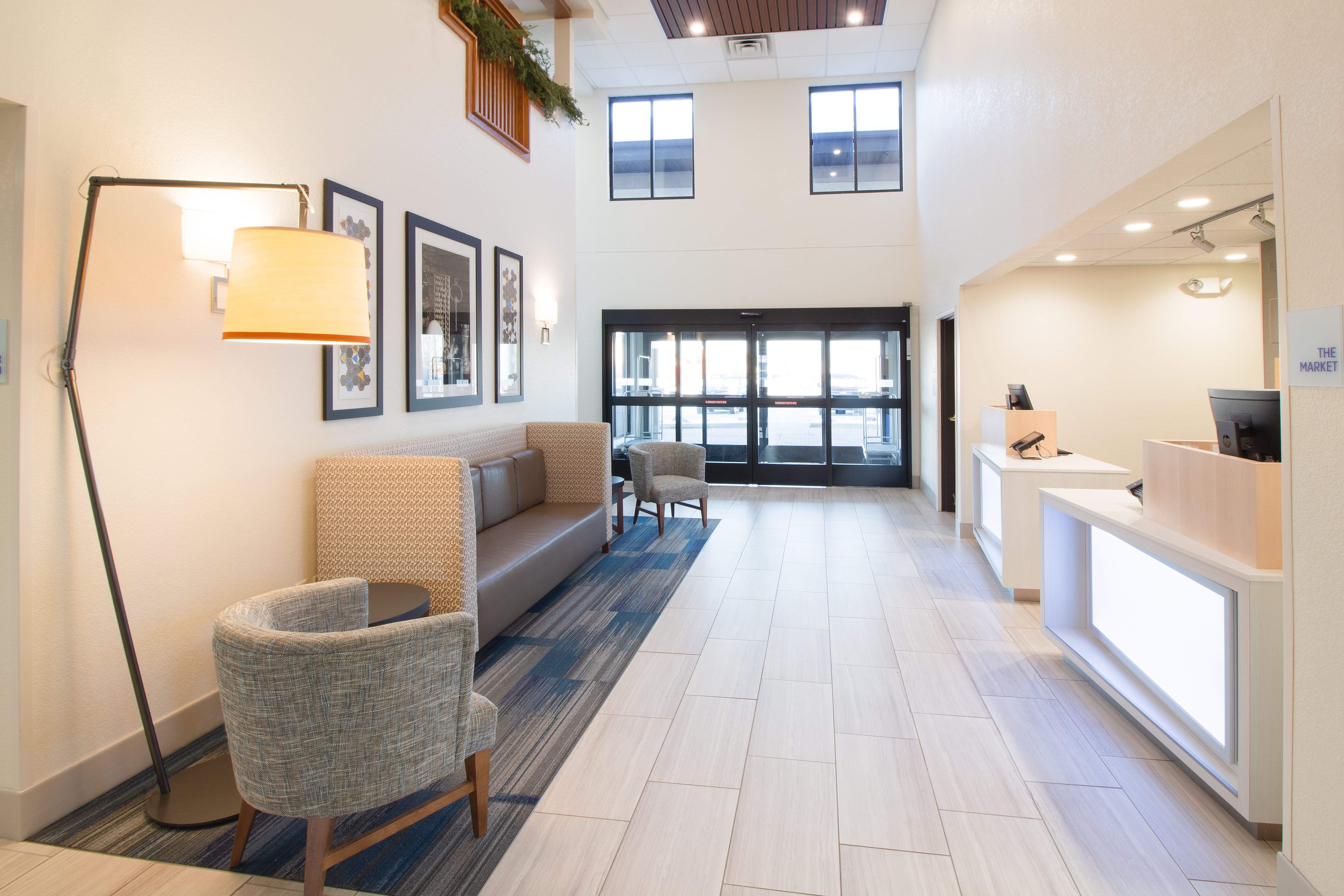 Holiday Inn Express Hotel And Suites Worthington 22/29
