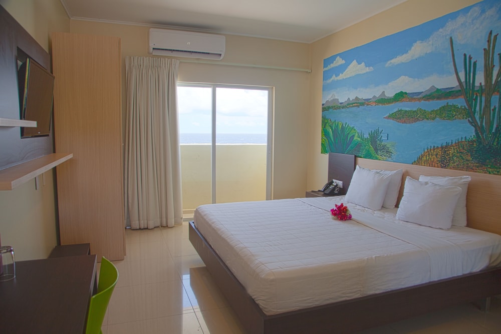 Curacao Airport Hotel 13/50