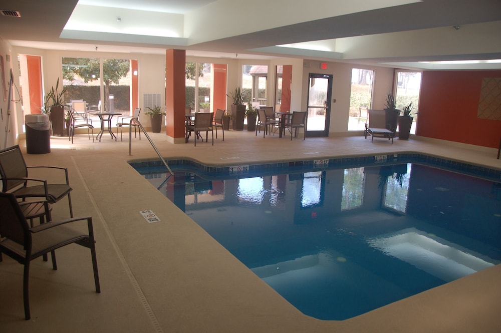 Holiday Inn Express Tifton 11/56