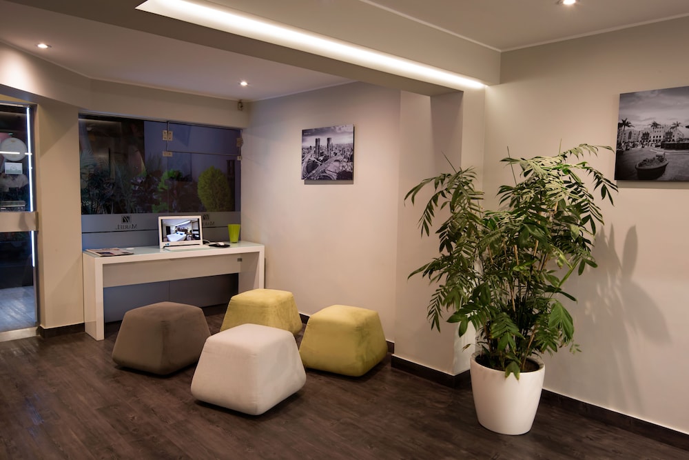 Mariel Hotel 45/53