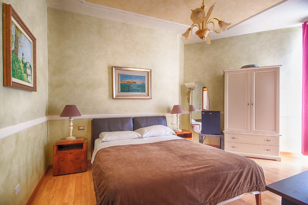 ECONOMY, DOUBLE BED
