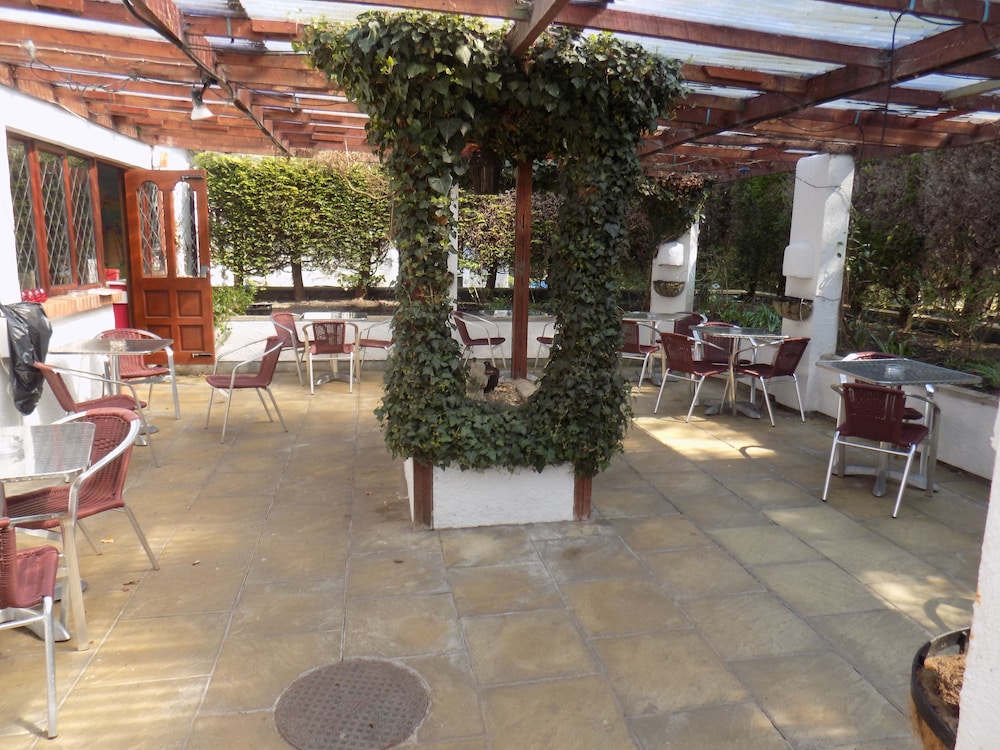 The Cottage Inn Hotel 12/13