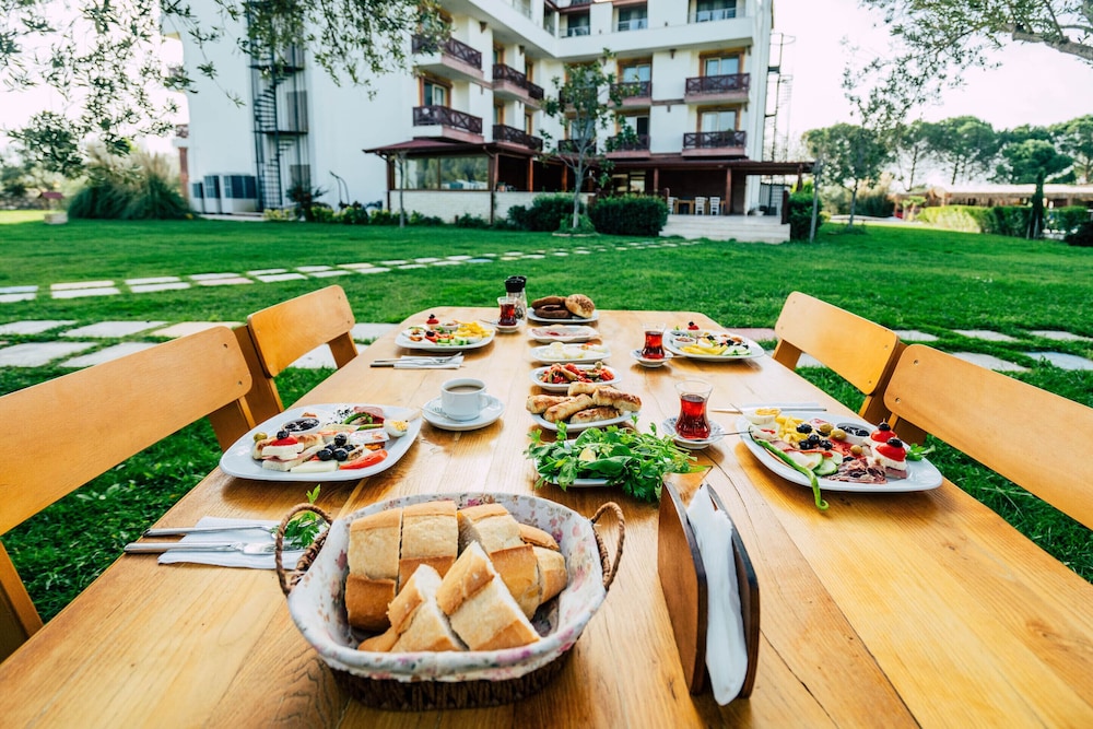 Troya Otel 36/50