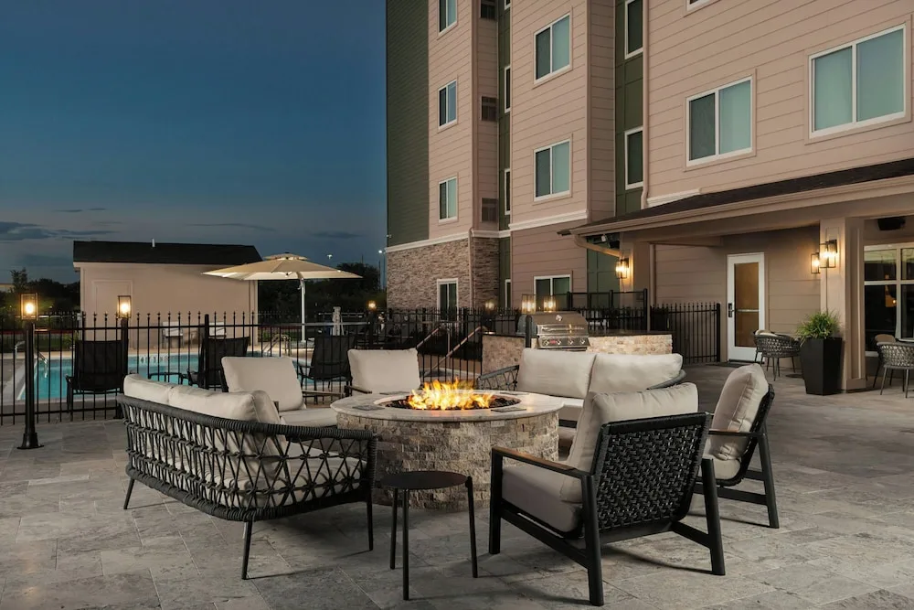 Residence Inn by Marriott Pearland 21/34