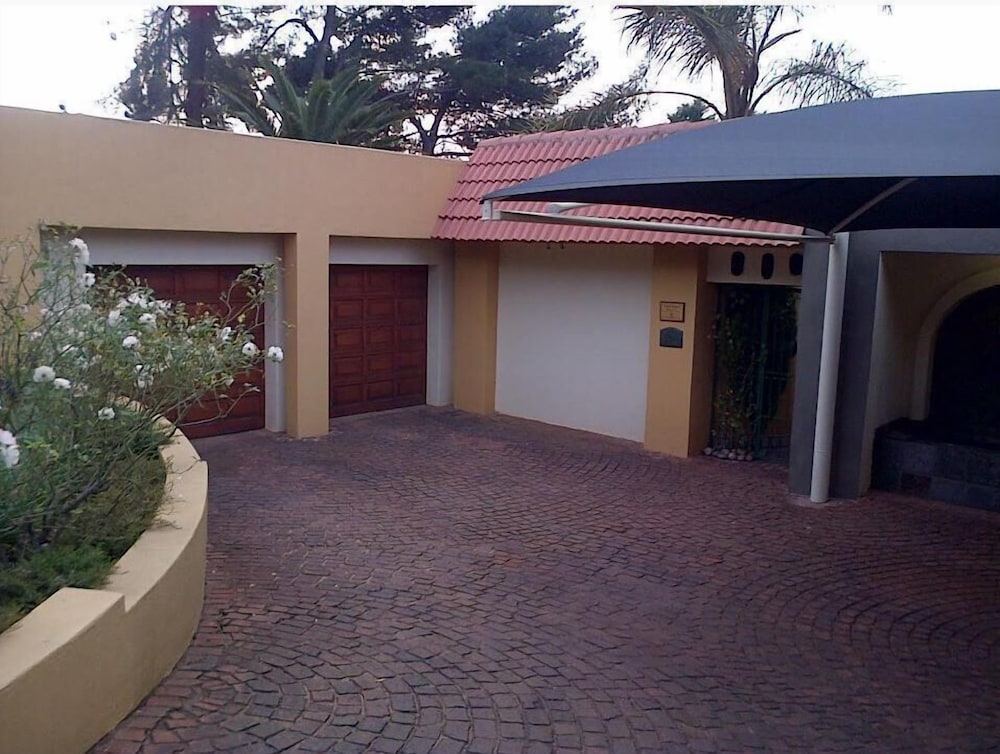 Jubilee Lodge Guest House 30/32