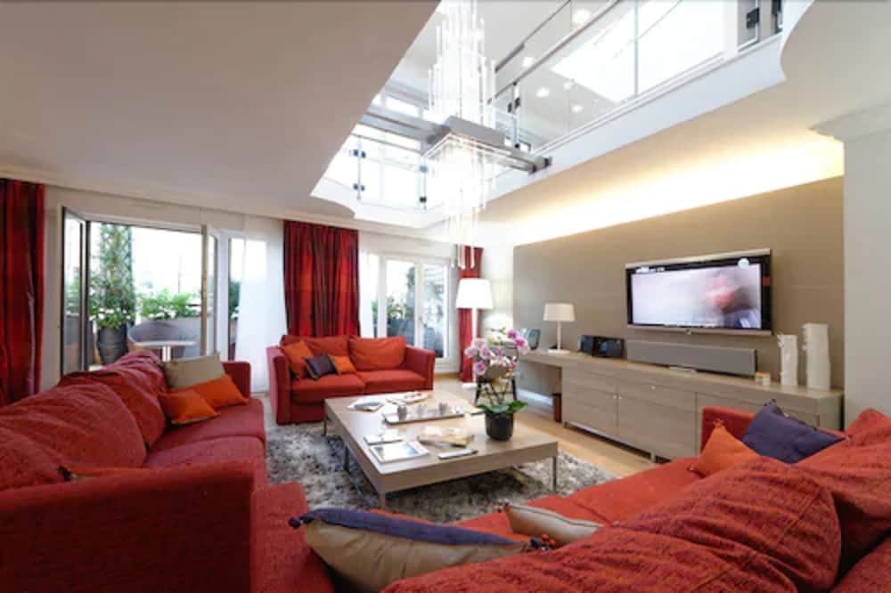 Residence Alma Marceau 33/56
