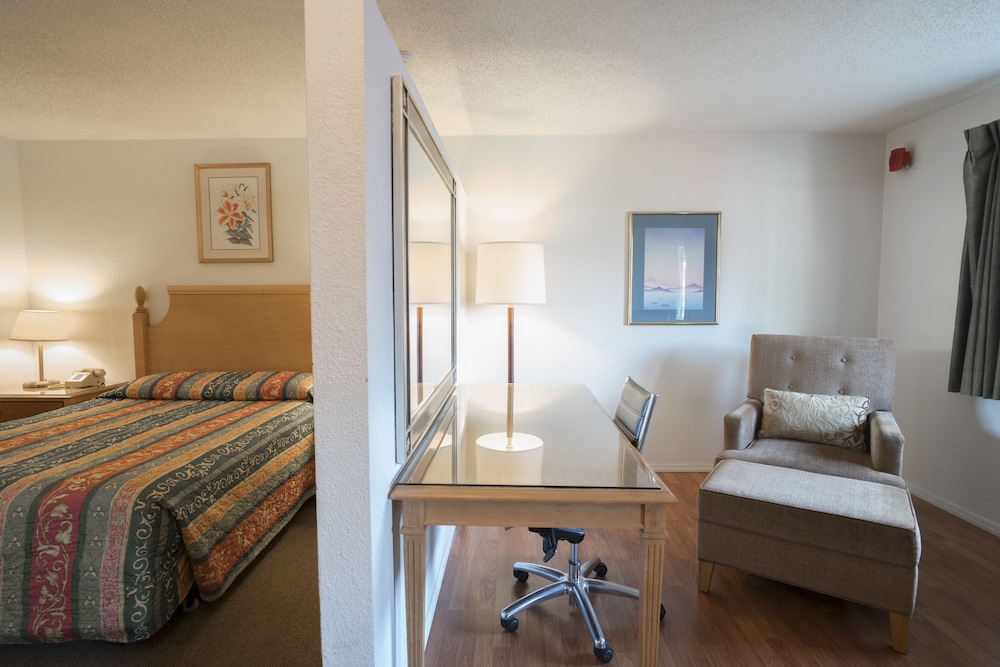 Seatac Inn and Airport Parking 39/44