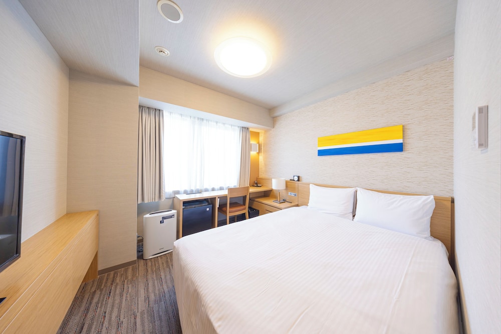 ROOM, DOUBLE BED