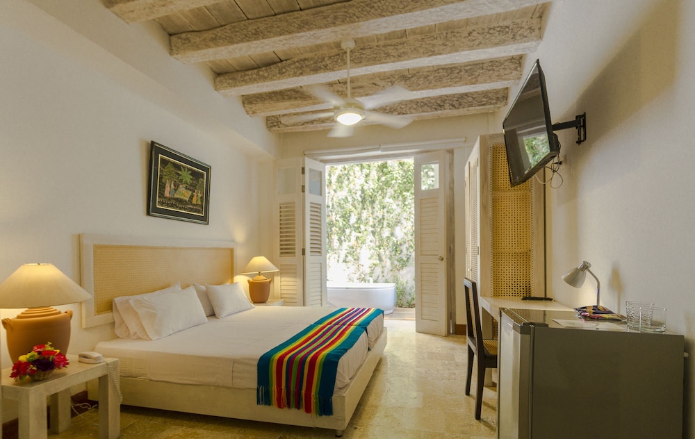 Deluxe, King Bed, Hotel Casa Pizarro 2/3
