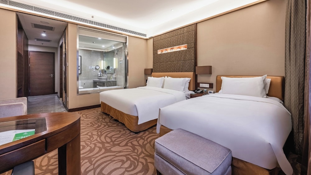 غرفة بريميوم بسرير مزدوج وسرير فردي مع دخول صالة النادي مع دخول الصالة، Holiday Inn Xian Big Goose Pagoda 4/8