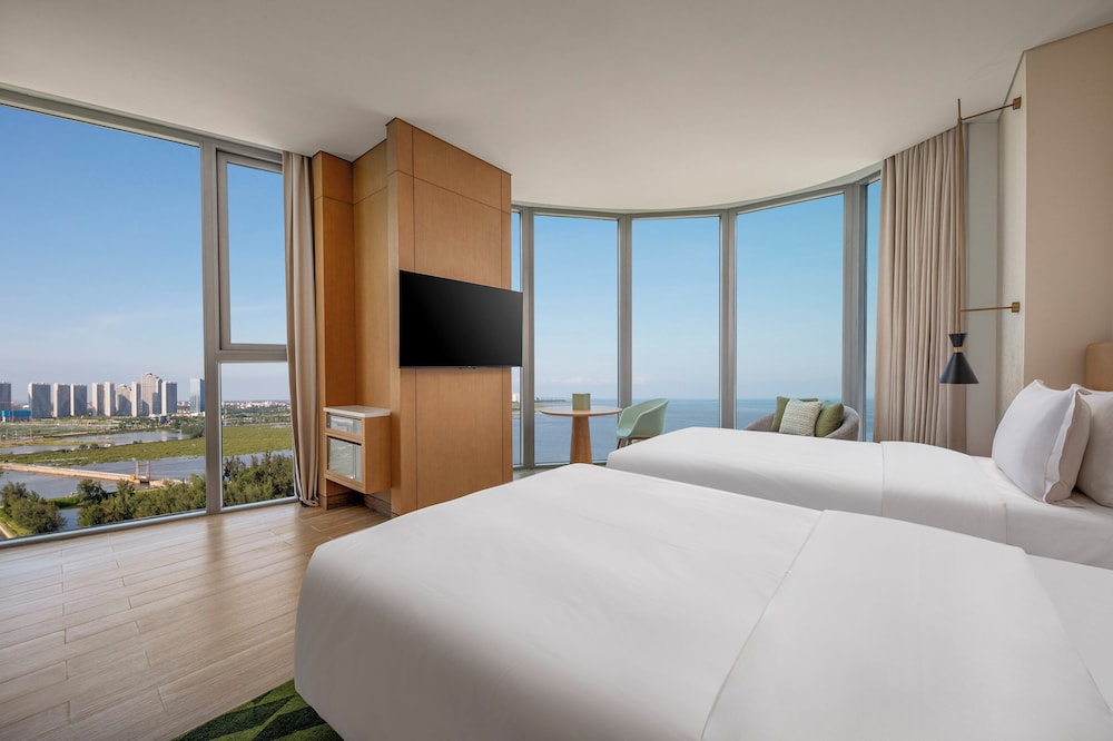 Holiday Inn Beihai Silver Beach by IHG 7/36