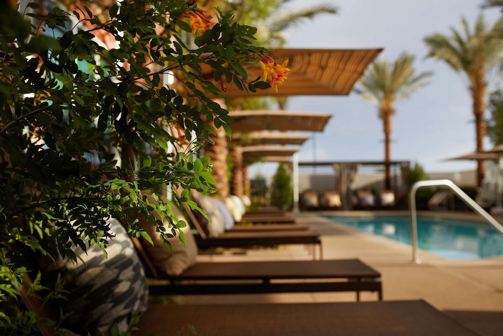 Hyatt Place Las Vegas At Silverton Village 5/42