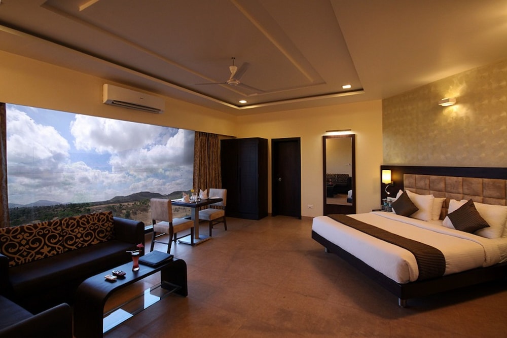 Aakar Lords Inn Saputara 14/40