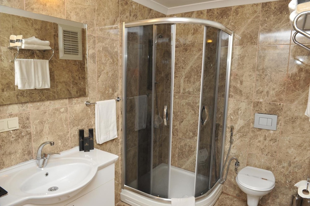 QAMAR PRESTIGE SUITES 46/49