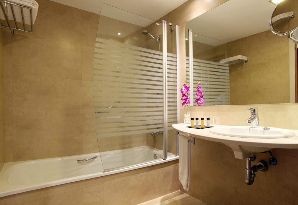 Golden Taurus Park Resort 68/70