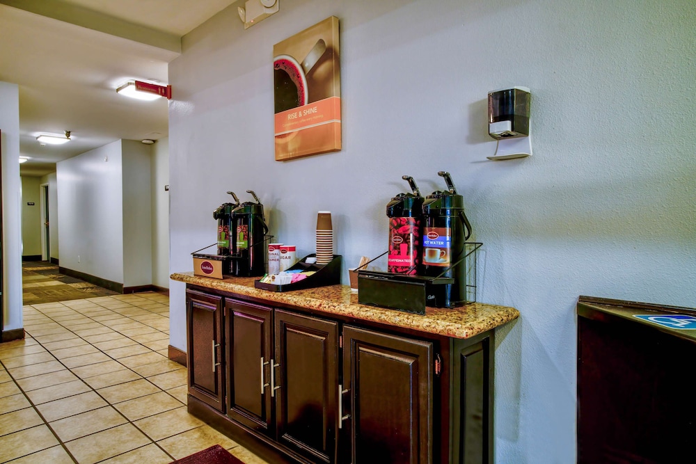 Motel6 Hesperia, CA - West Main Street - I-15 9/60