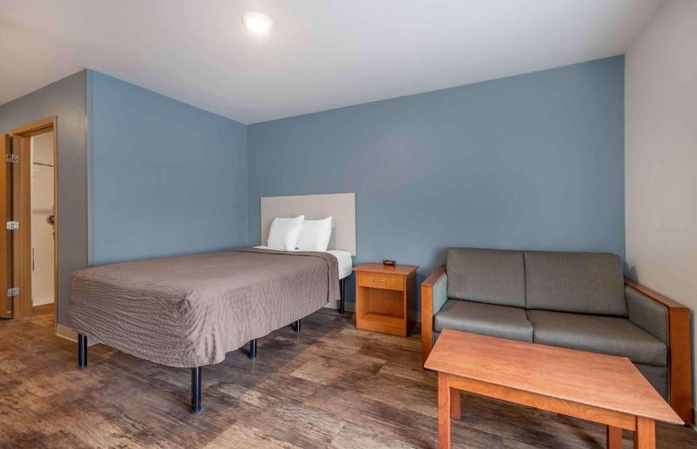 Studio 6 Extended Stay Wichita South KS 28/51