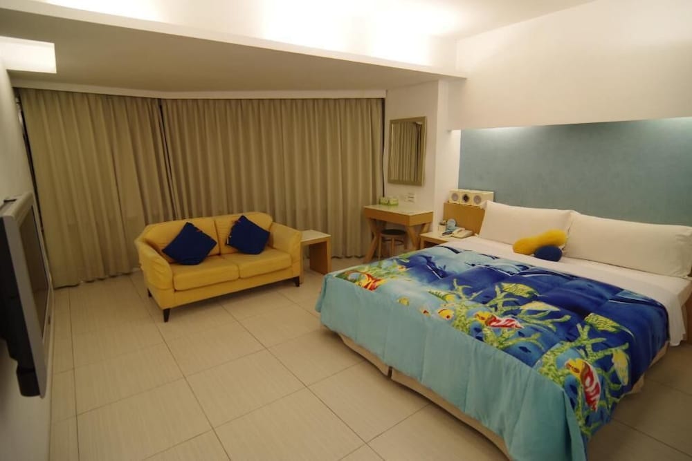 Hotel Ever Spring 15/68