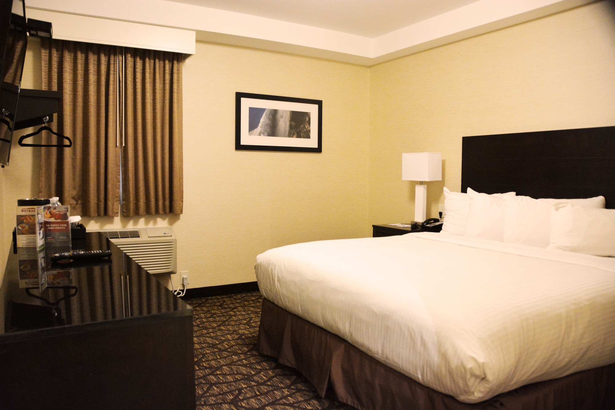 ROOM, NO VIEW, LOBBY FLOOR