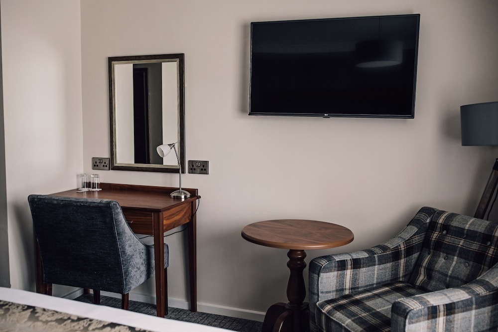 Manor House Hotel 39/48