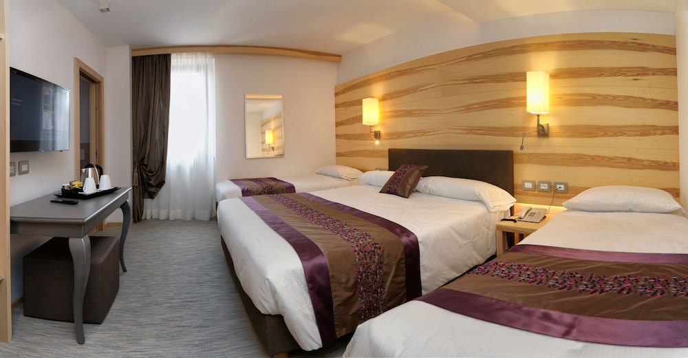 ROOM, QUADRUPLE, TERRACE
