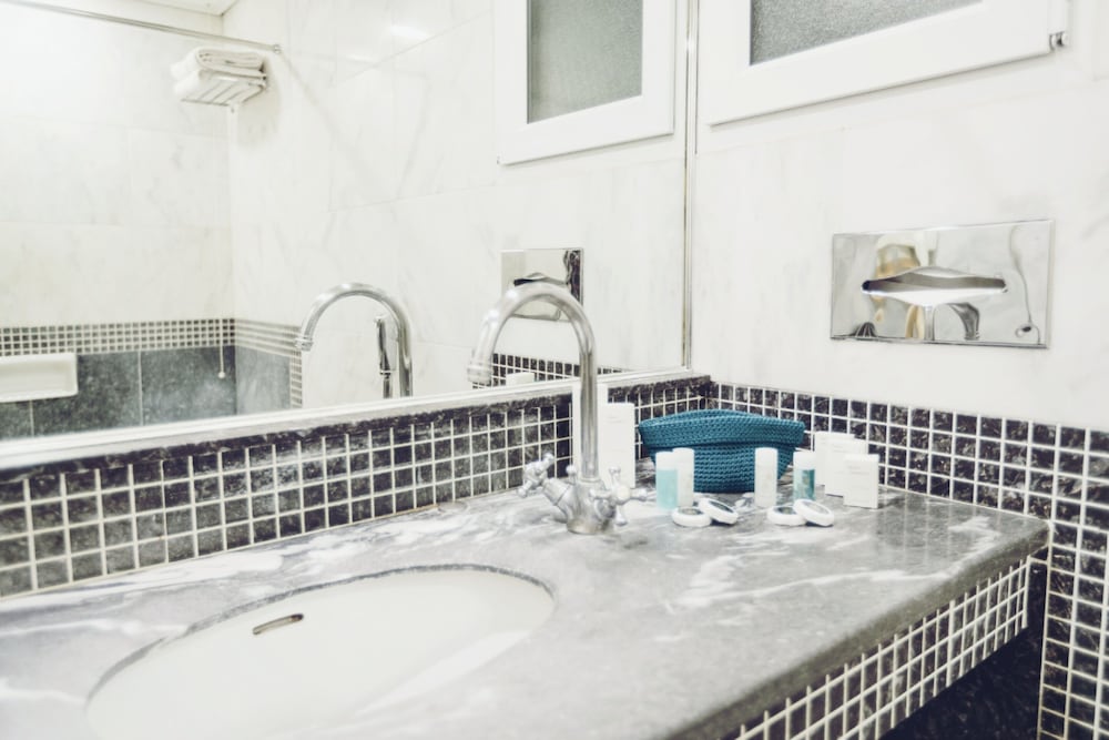 Mercure Patras Astir 68/69