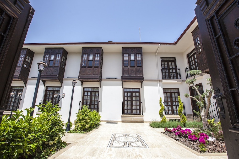 Livia Garden Hotel 1/43