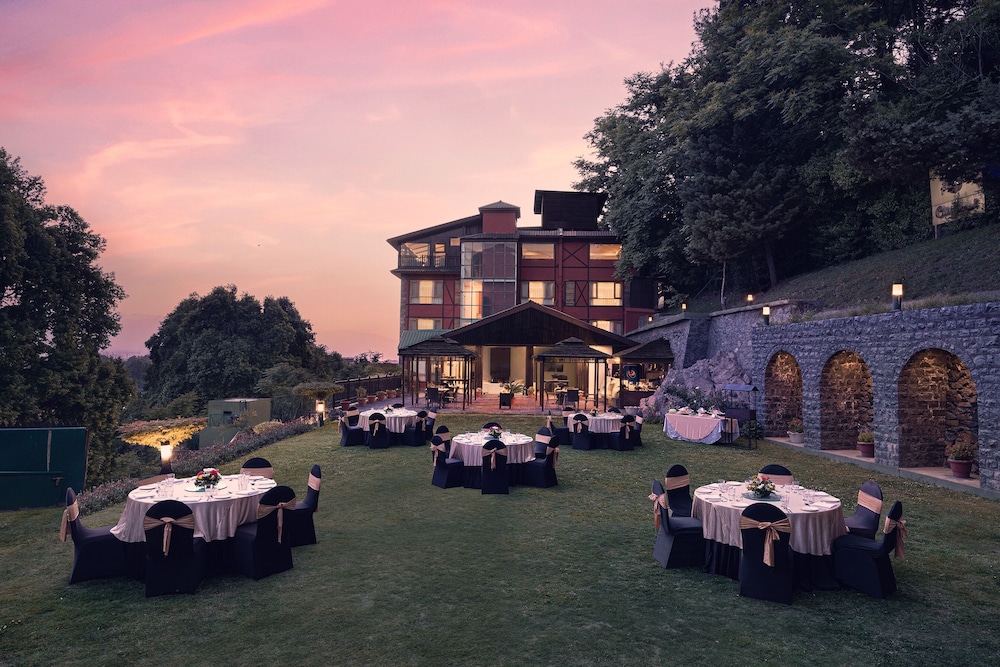 Golden Tulip Srinagar 43/48